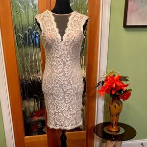 Betsy & Adam Ivory Lace Overlay Sleeveless Mini Dress with Jewels Size 0